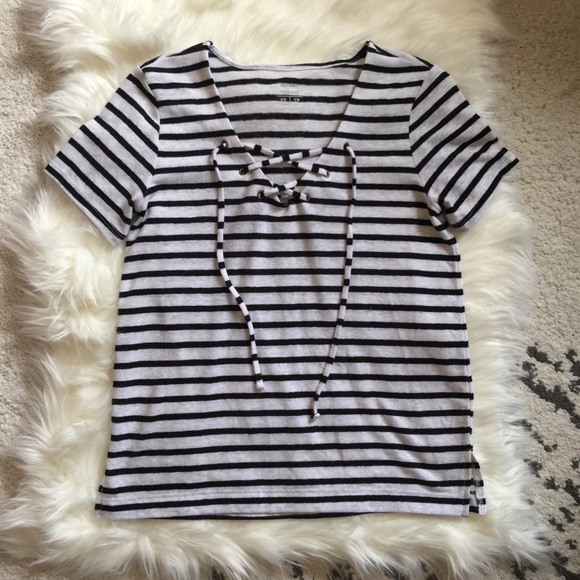 NWOT Slub-Knit Lace Up Top - Picture 4 of 6